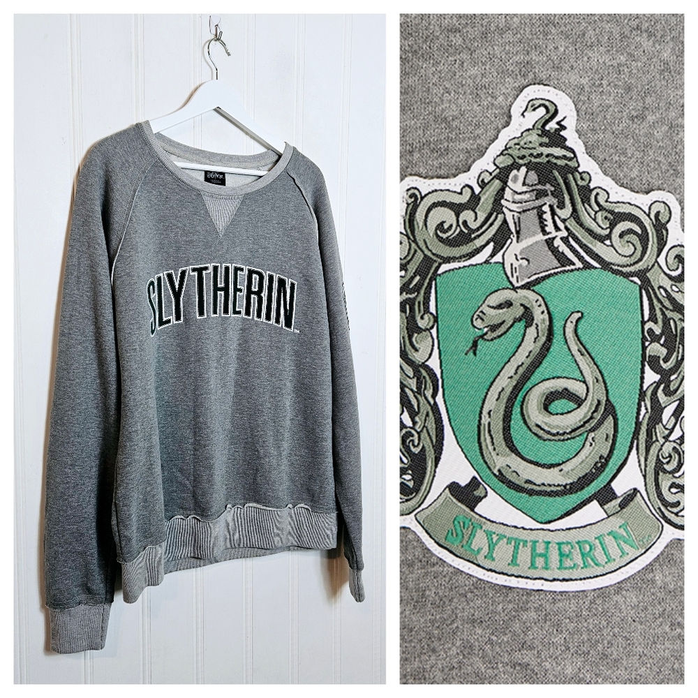 Universal Studios Sweatshirt L Harry Potter Slytherin Crest Patch Crew Neck Gray